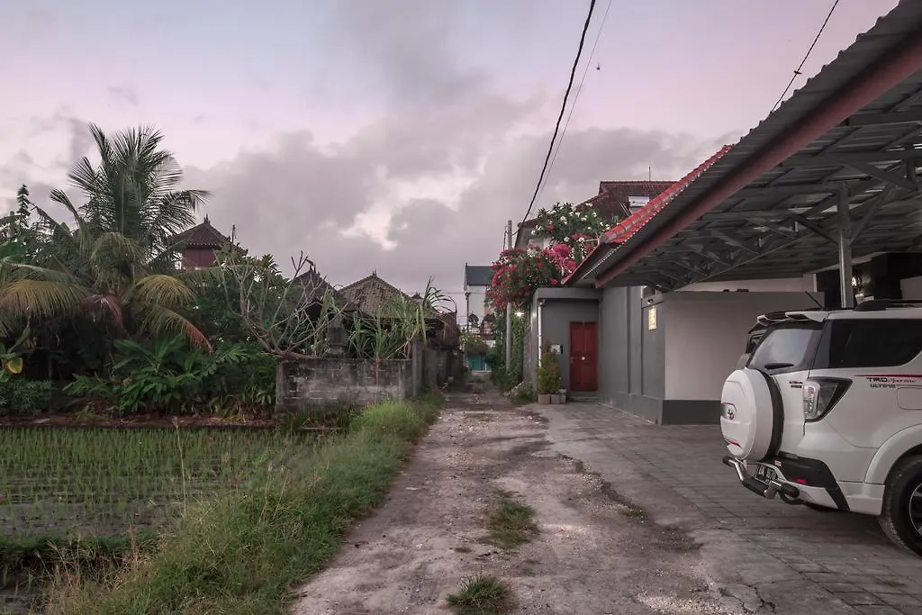 ** بيت ضيافة فندق سمينياكفي  Twin House Batubelig إندونيسيا