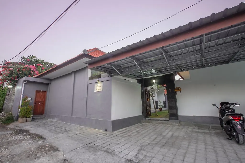 Hotel Twin House Batubelig Seminyak 2*,  Indonesien